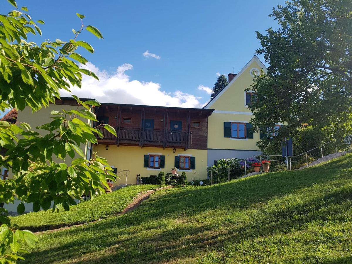 Ferienappartments Landhaus Fuehldichwohl Fehring Exterior foto