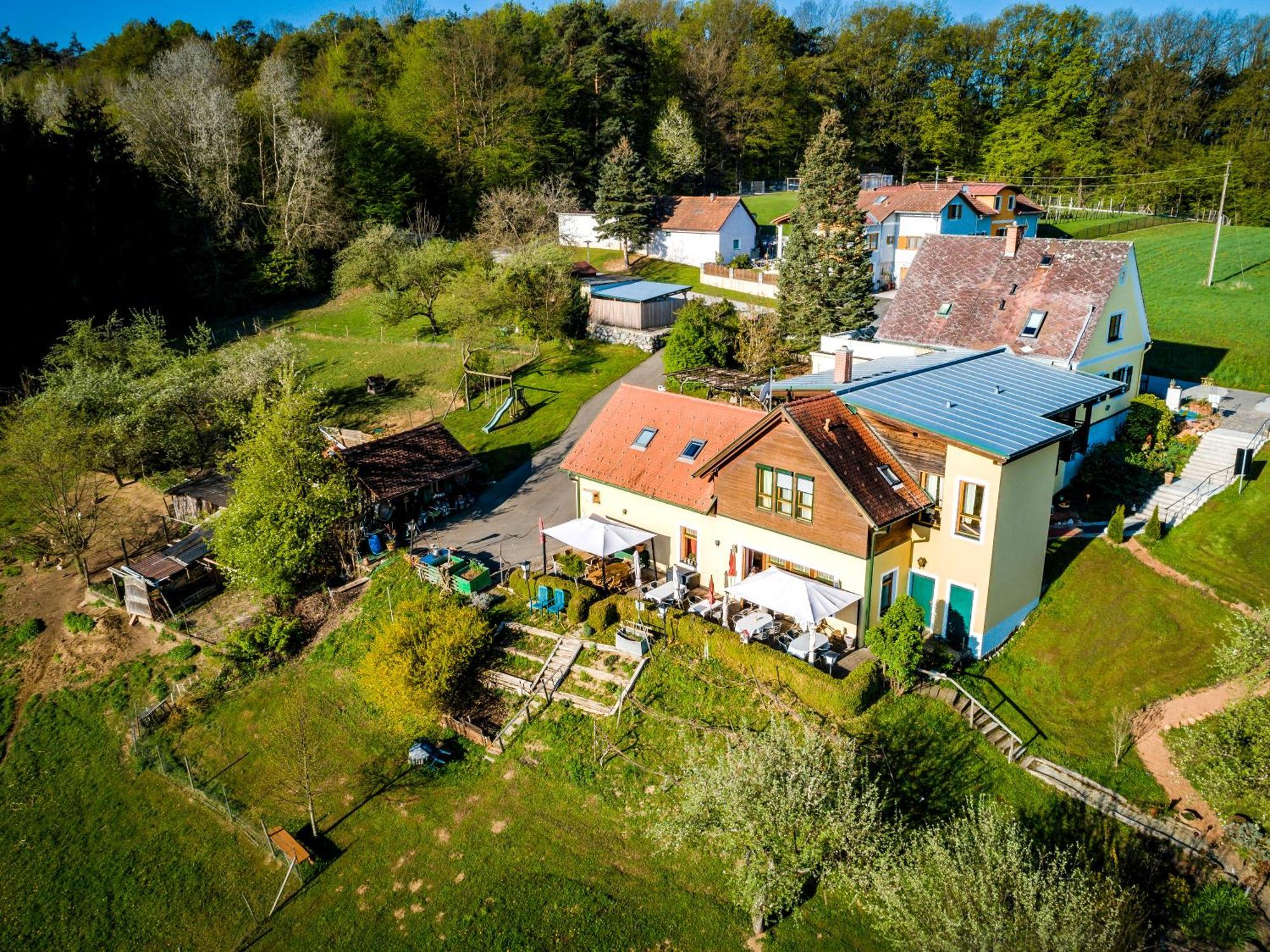 Ferienappartments Landhaus Fuehldichwohl Fehring Exterior foto