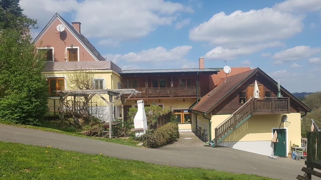 Ferienappartments Landhaus Fuehldichwohl Fehring Exterior foto