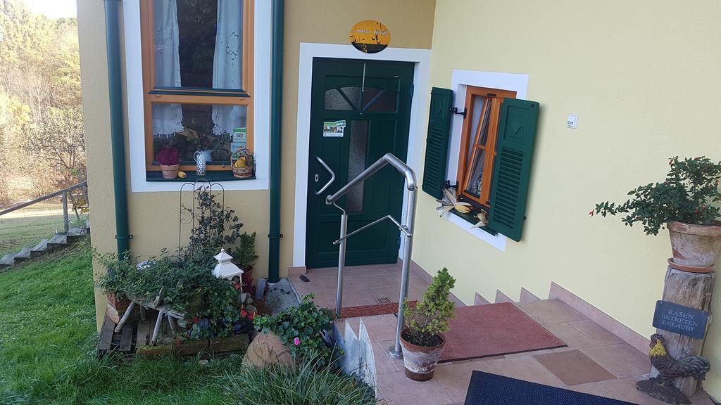 Ferienappartments Landhaus Fuehldichwohl Fehring Exterior foto